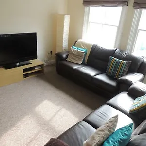 2, 27 Skinner Street Holiday home Whitby